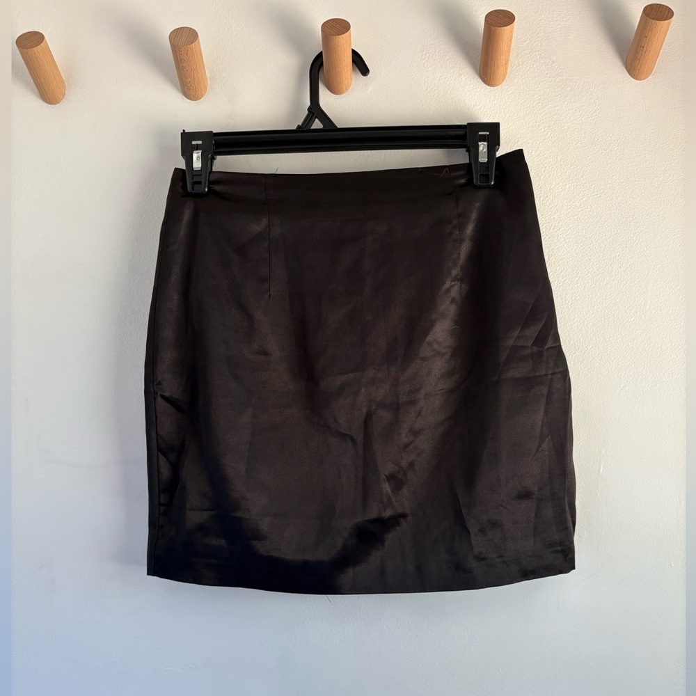 Meshki Sleek Black Pencil Skirt